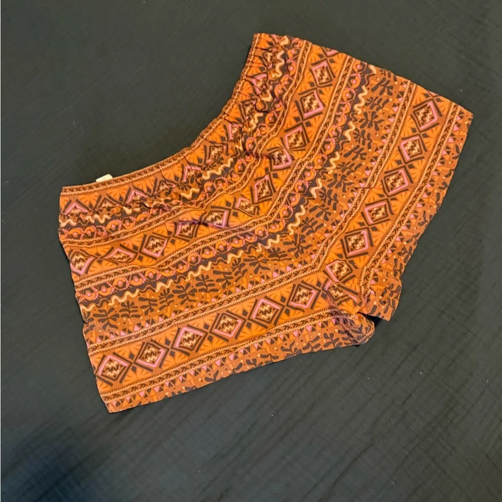 Patagonia Women's Barely Baggies shorts in the Mangrove Tiki pattern - Picture 8 of 10